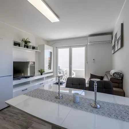Exclusive Apartment Podstrana